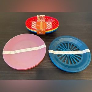 3 Packs of Plastics Plates and Trays